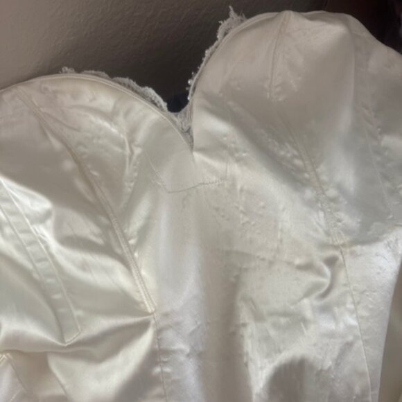 Couture Lace & Crystal Embellished Wedding Dress Women's Sz. 12 - Picture 12 of 16